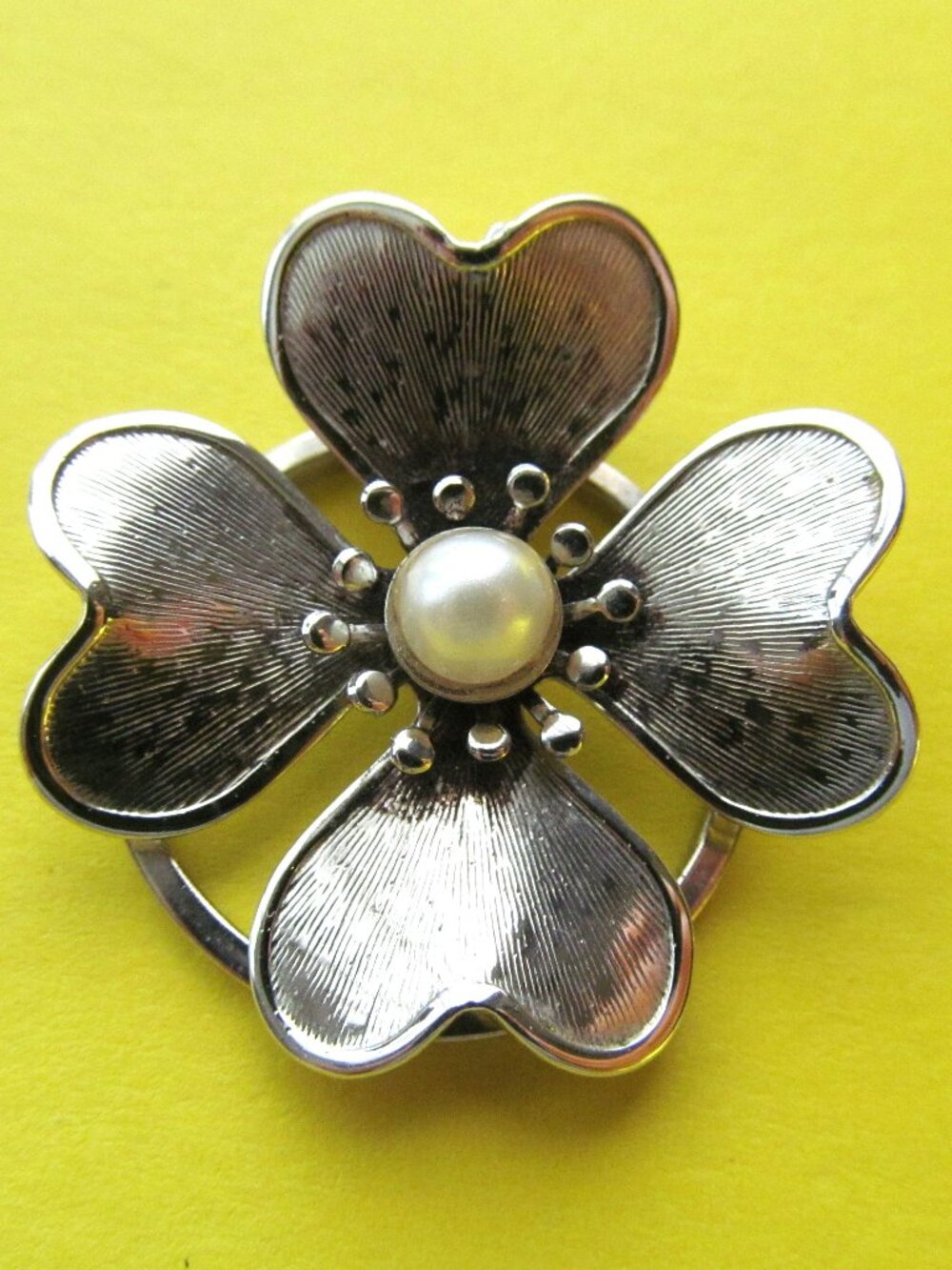 Four clover scarf clip Silver tone